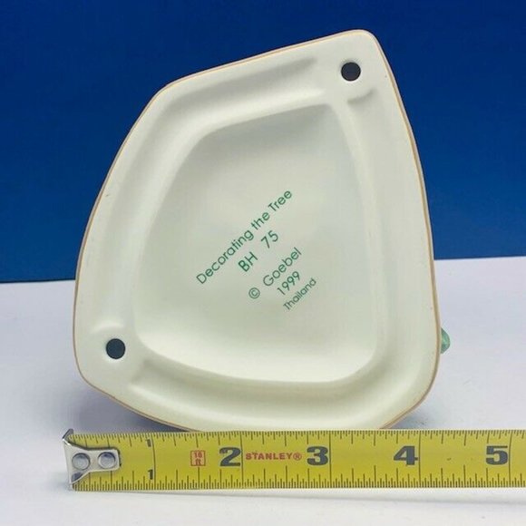 Berta Hummel Goebel figurine Decorating Tree NIB - Picture 5 of 5